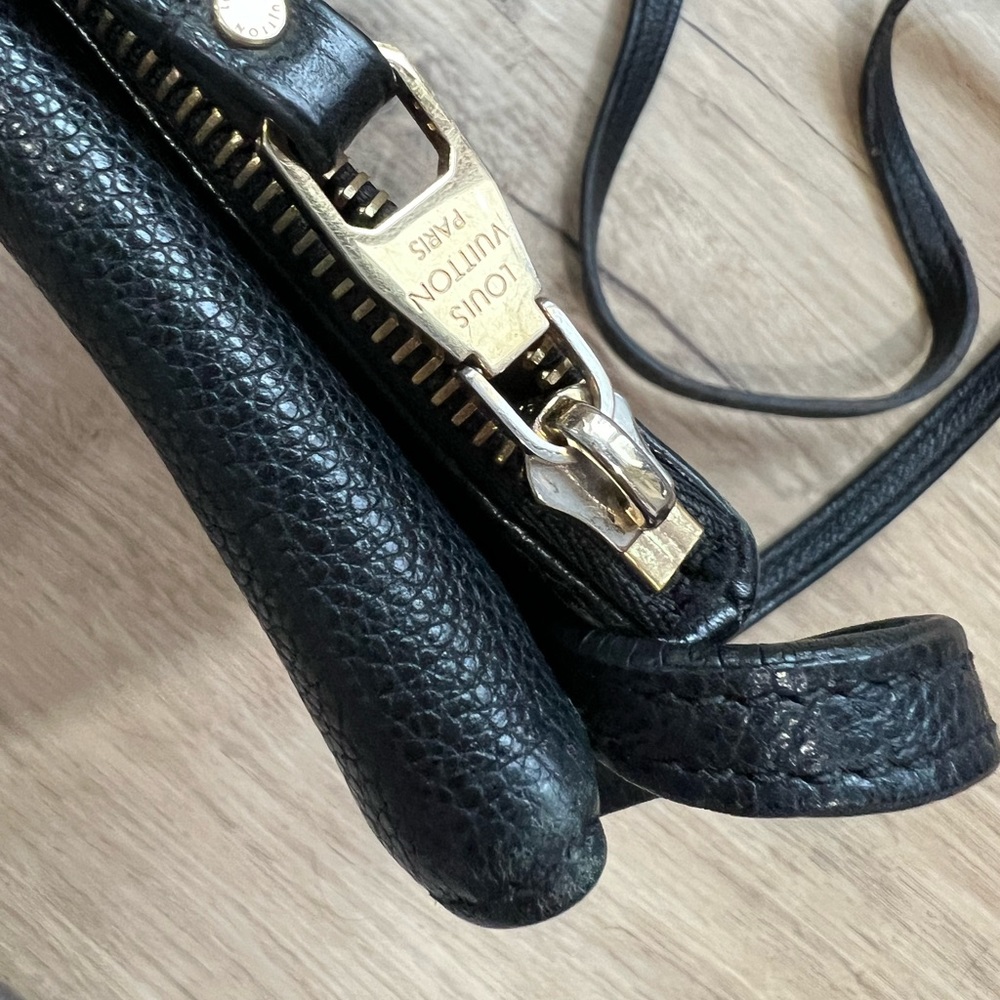 Louis Vuitton Twice Empreinte Monogram crossbody. - Picture 4 of 13
